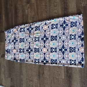 Suitboutique slim fit long skirt.